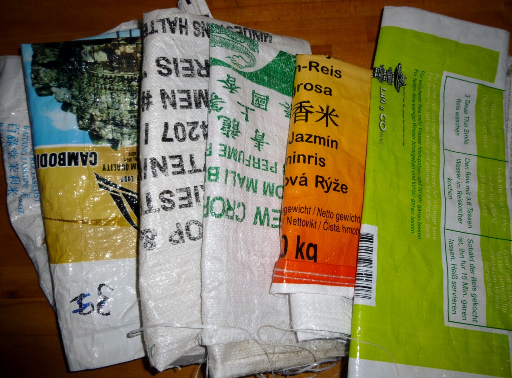 aus recycelten Reissäcken aus recycelten Reissäcken
