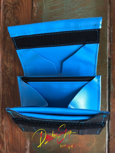 Upcycling-Geldbörse - hellblau