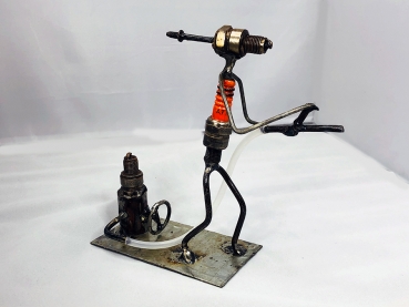 Preview: Firefighter with fire hydrant Preview: Firefighter with fire hydrant
