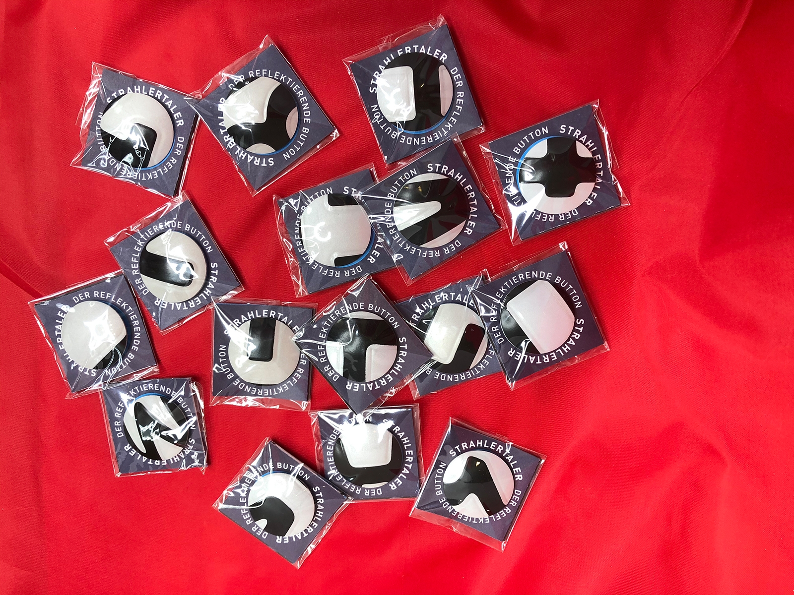 Preview: Strahlertaler reflective black white Preview: Strahlertaler reflective black white
