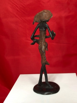 Niña africana con bebé - única