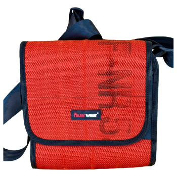 Preview: Umhängetasche Carl rot NR5