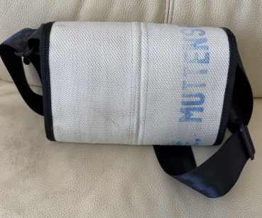 Preview: Umhängetasche Larry weiss