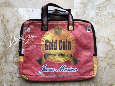Bolso para laptop hecho de sacos de arroz reciclados