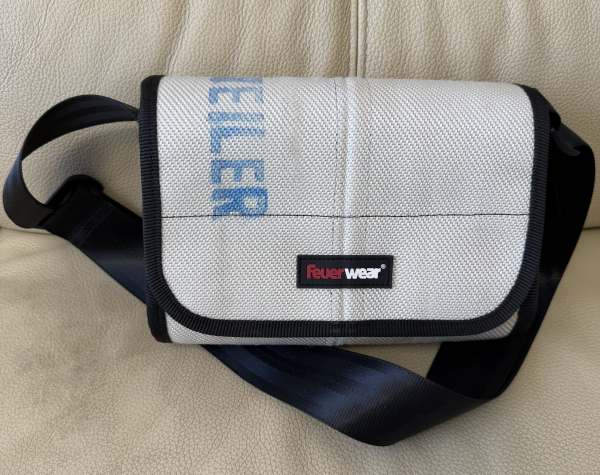 Umhängetasche Larry weiss