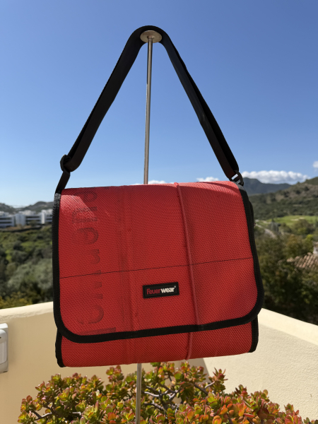 Shoulder bag Walter red Feuer