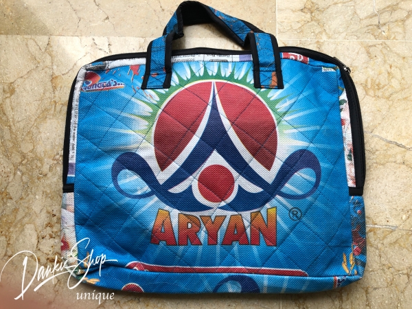 Bolso para laptop hecho de sacos de arroz reciclados